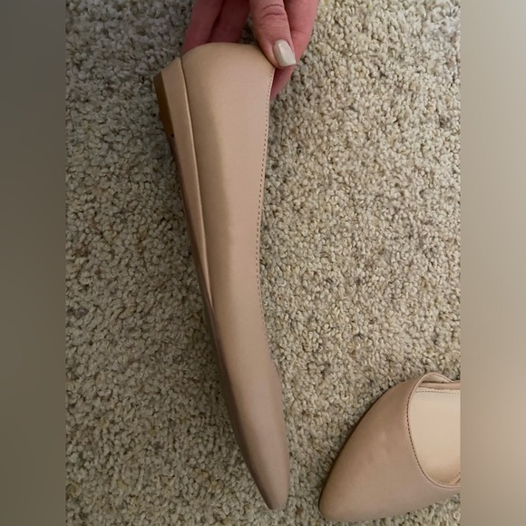 Nine West tan flats - Picture 4 of 4